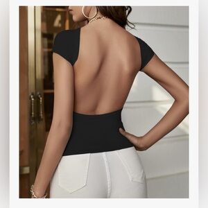 ForeFair Backless Black Short Sleeve Slim Fit Cropped Crewneck Size S